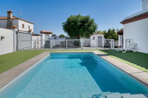 Villa Sheyla Maria — 4-Star Luxury Hotel in Conil De La Frontera, Spain