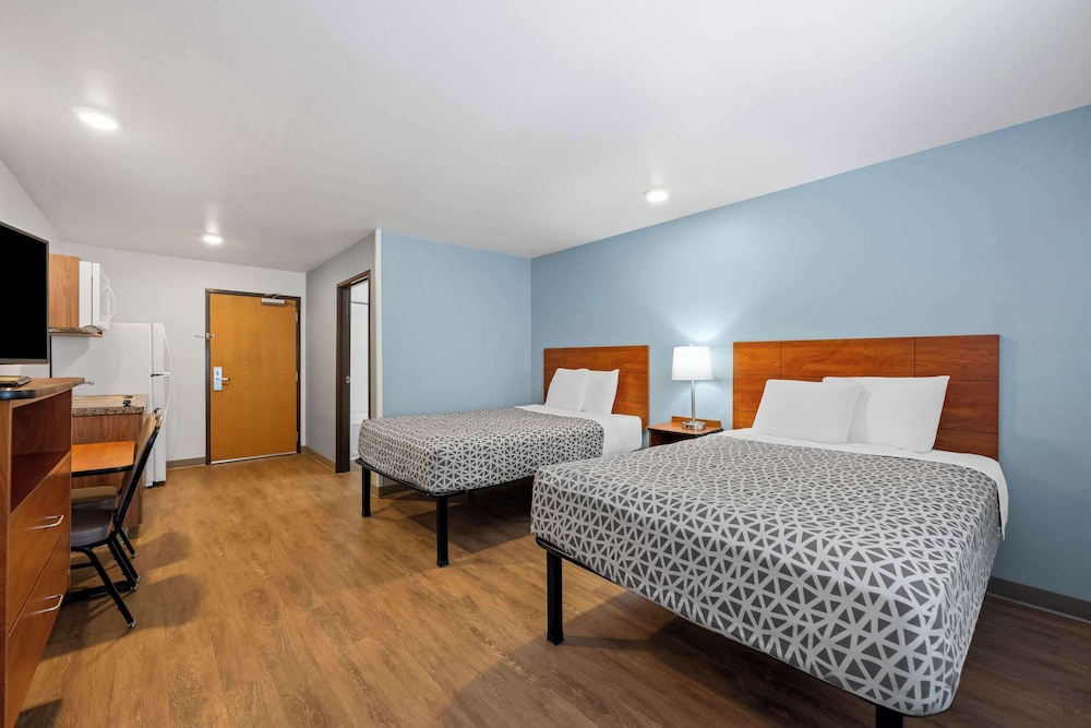 WoodSpring Suites Hobbs - photo 10