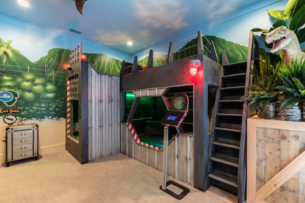 W261: 10 Bed Rapunzel Jurassic Park Avatar Sports Arcade - photo 6