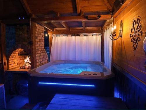 W sercu Małych Pienin domek z jacuzzi in Szczawnica, Poland