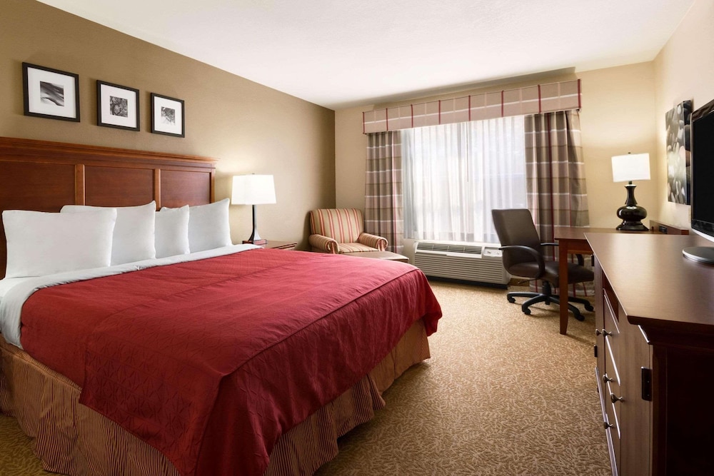 Baymont Inn & Suites by Wyndham Morrow Atlanta I 75 South - photo 6
