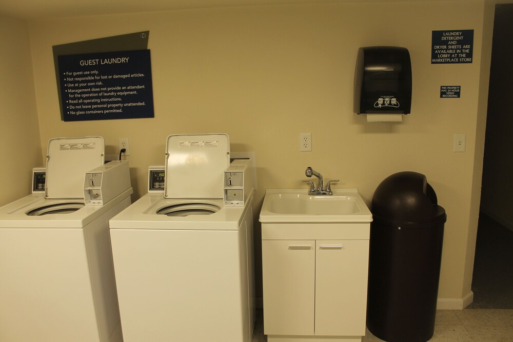 Boarders Inn & Suites by Cobblestone Hotels Syracuse - photo 18