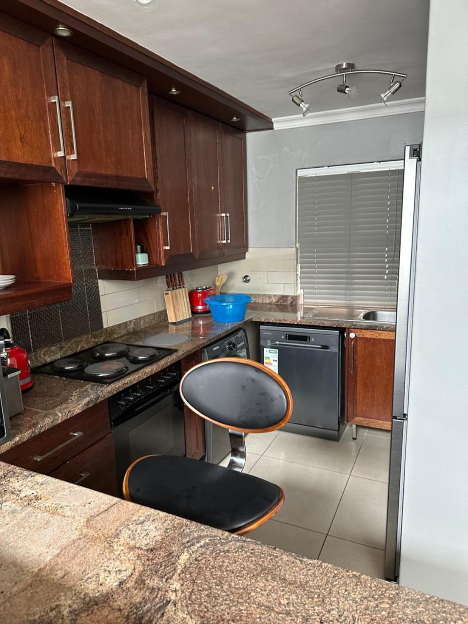 YA Eagle Wings Self Catering Shared Single room Apt B