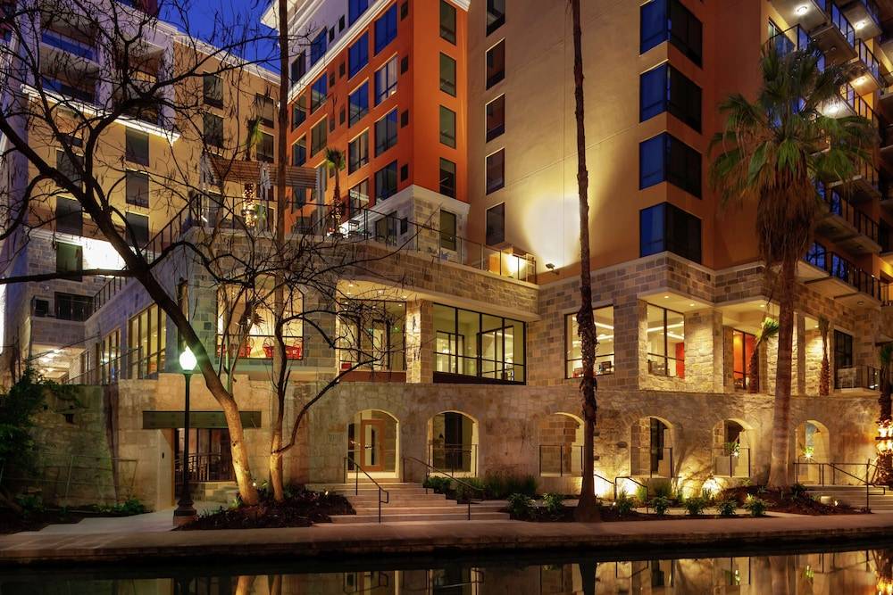 Hampton Inn & Suites San Antonio Riverwalk - featured photo