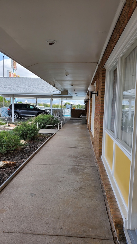 Robin Hood Motel - photo 48
