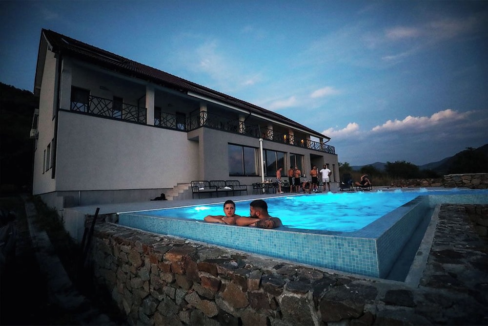 Pensiunea Berzasca — 4-Star Luxury Hotel in Berzasca, Romania