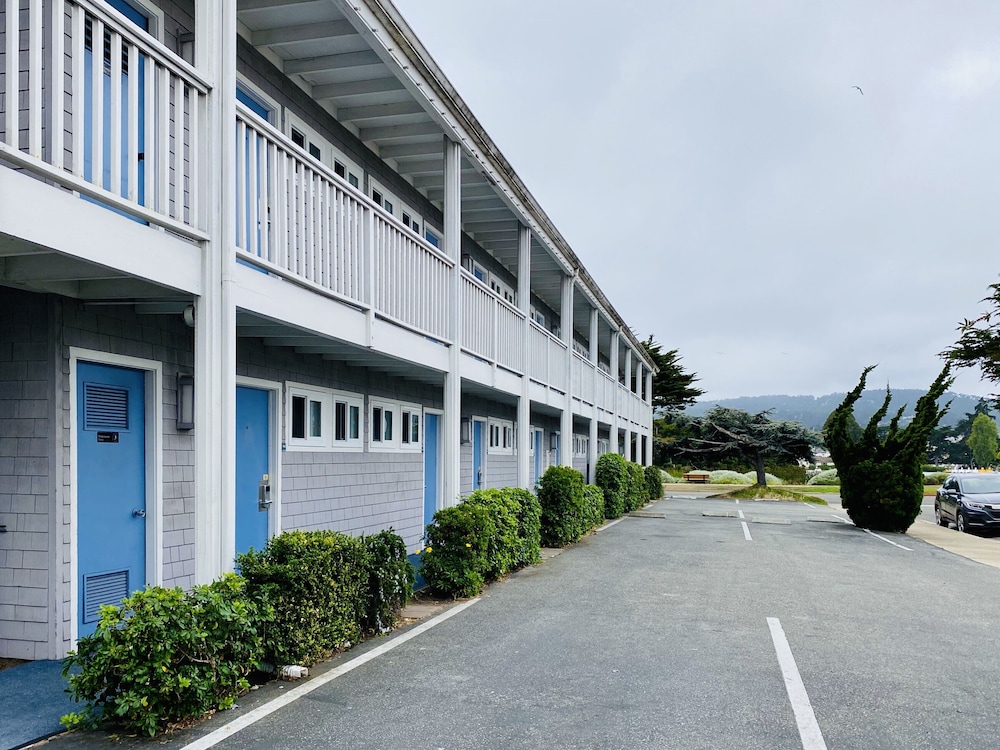 Monterey Bay Lodge - photo 52