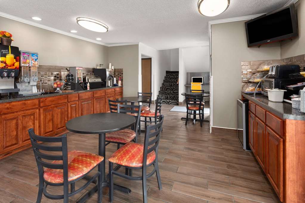 Days Inn by Wyndham Ogallala - photo 2