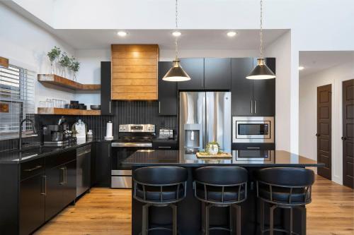 Moonlight View at Table Rock Lake in Hollister, United States