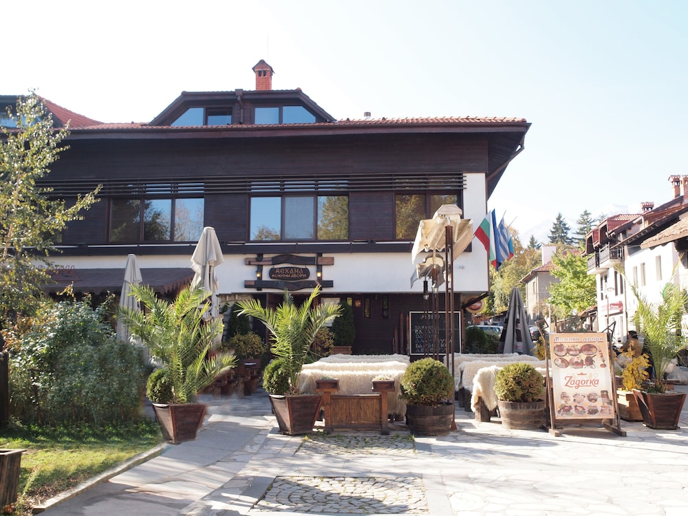 Momini Dvori Boutique Hotel — 4-Star Luxury Hotel in Bansko, Bulgaria