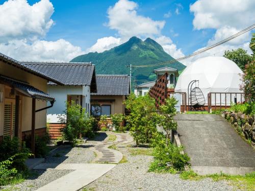 Yufuin Hanarenoyado Yukagetsu — 4-Star Luxury Hotel in Yufu, Japan