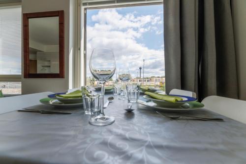 Close to center and Näsijärvi Lake free parking AC and two double beds — 4-Star Luxury Hotel in Tampere, Finland
