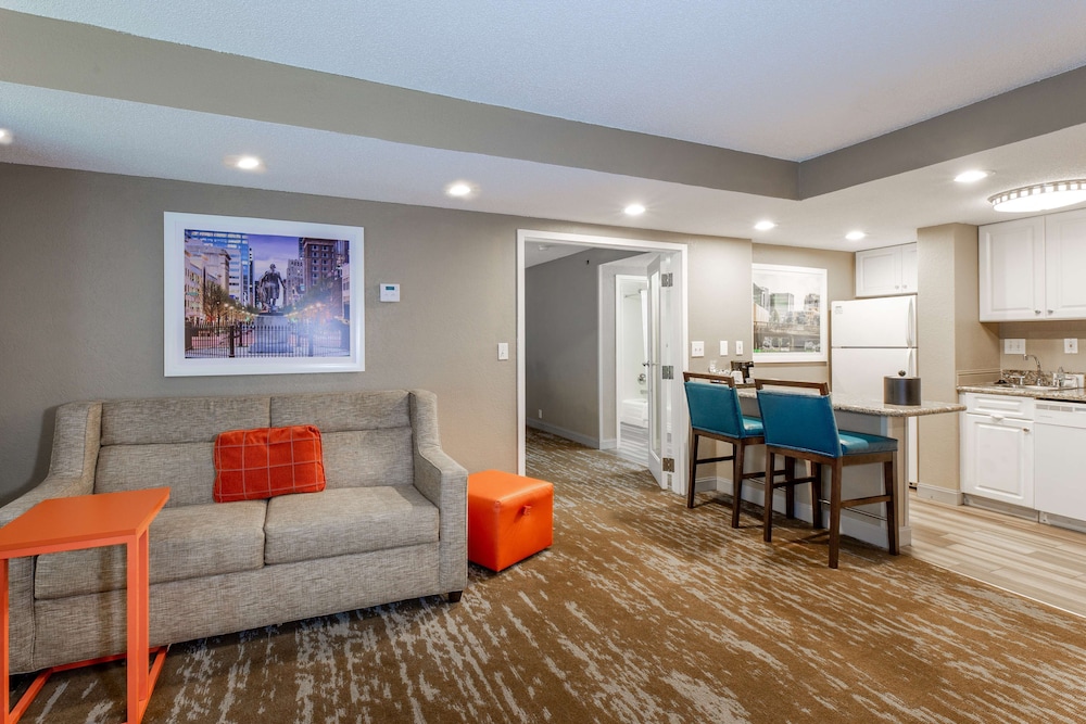 Hampton Inn & Suites Raleigh Cary Lenovo Center - photo 21