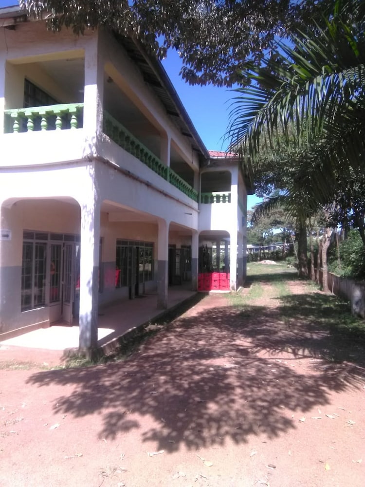 Green Court Hotel in Bondo, Kenya