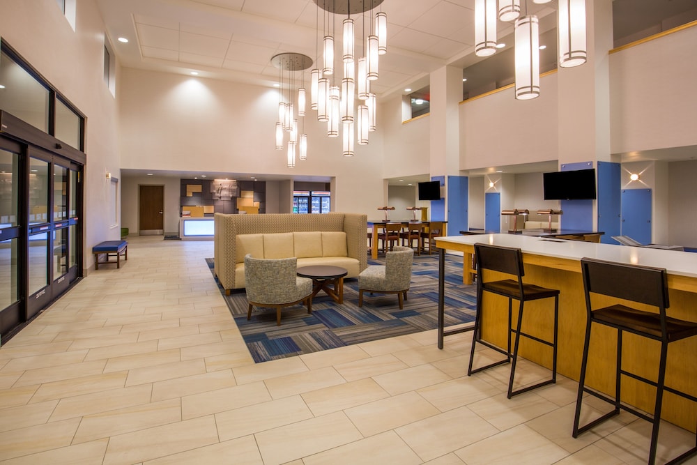 Holiday Inn Express & Suites Pahrump by IHG - photo 27
