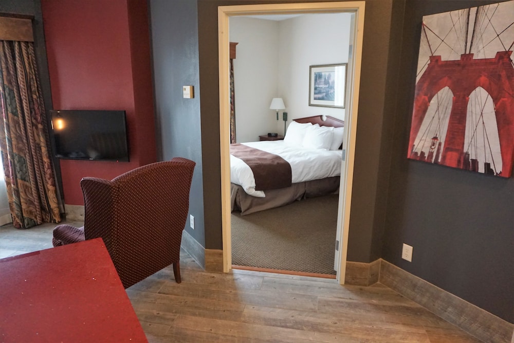 River Hills Hotel - photo 35