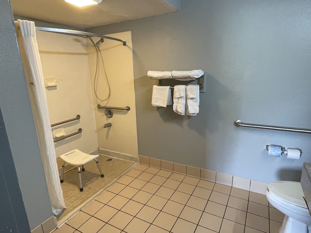 Baymont Inn & Suites Horn Lake Southaven - photo 23