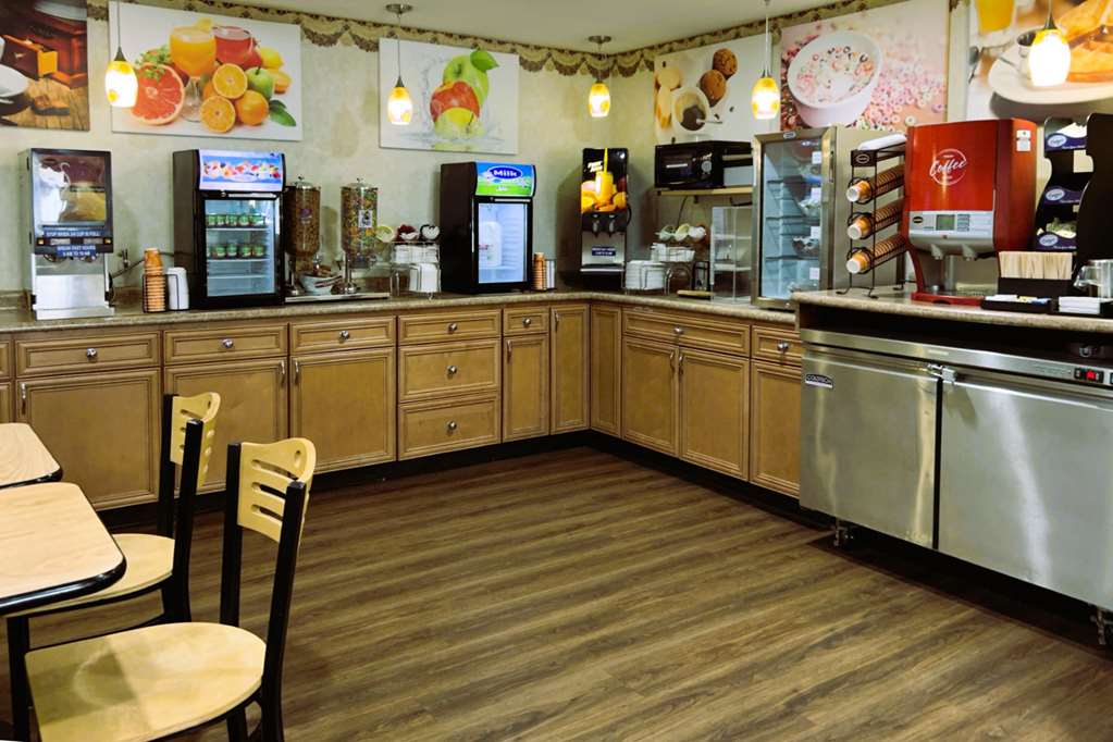 Econo Lodge Grand Forks near University - photo 24