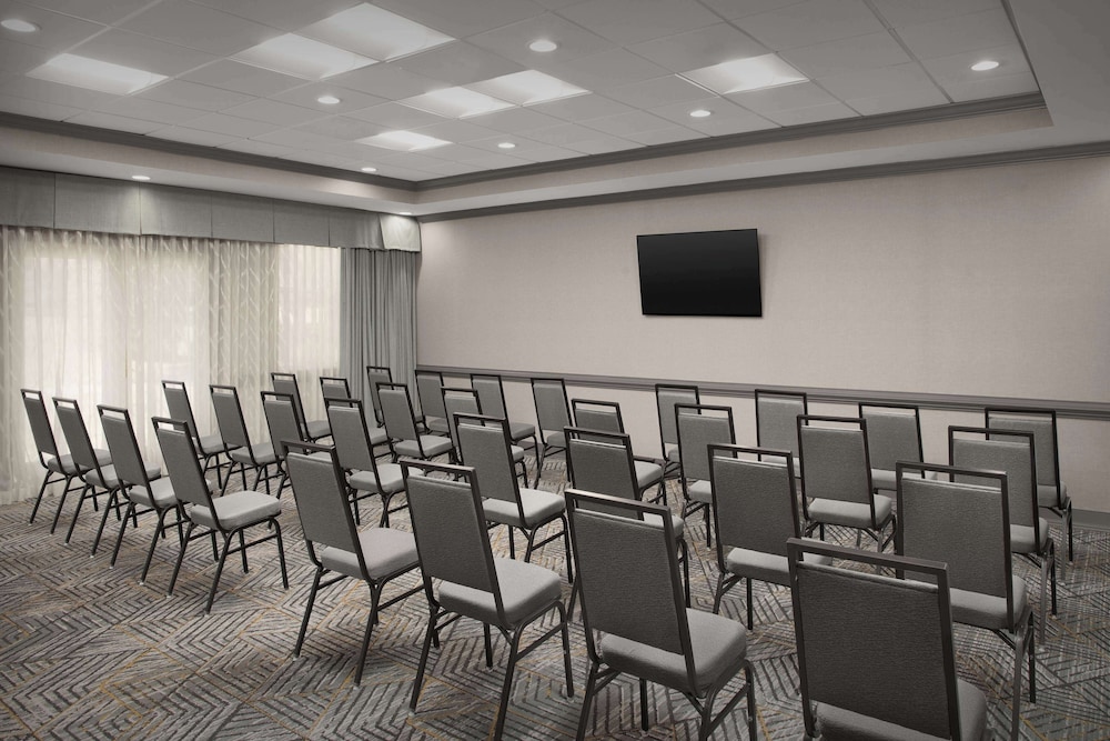 Homewood Suites by Hilton Alexandria Pentagon South - photo 39