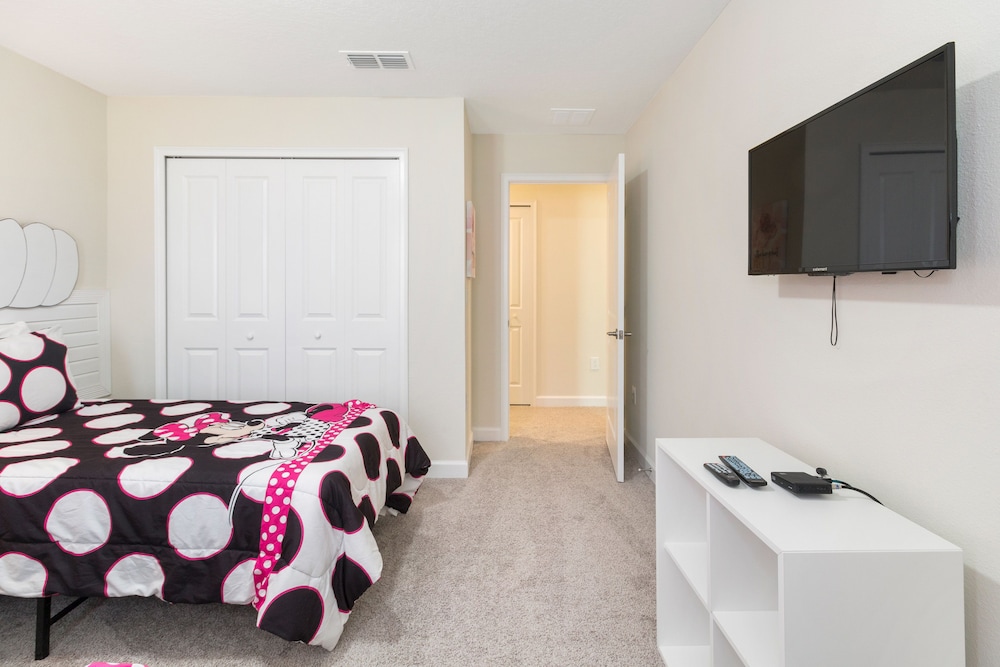 4 Bedrooms 3 Bathrooms Storey Lake 4829 Rc - photo 3