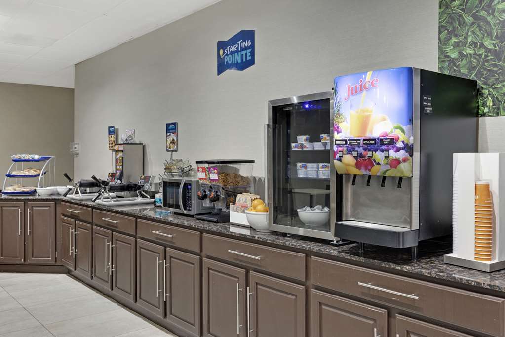 Clarion Pointe Near Erie Casino - photo 41