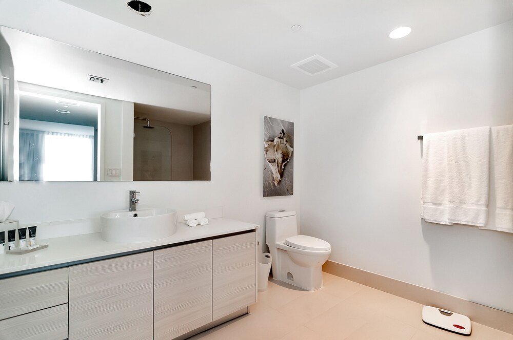 Private Residences at Beachwalk by SoFla Vacations - photo 14