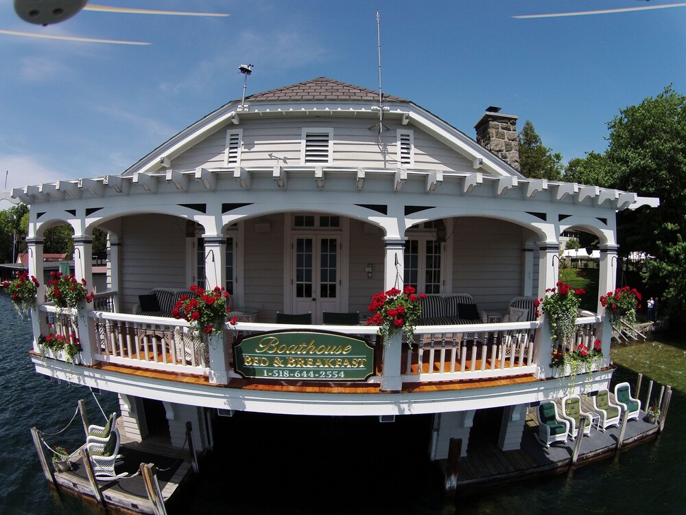 Boathouse Waterfront Lodging - photo 15