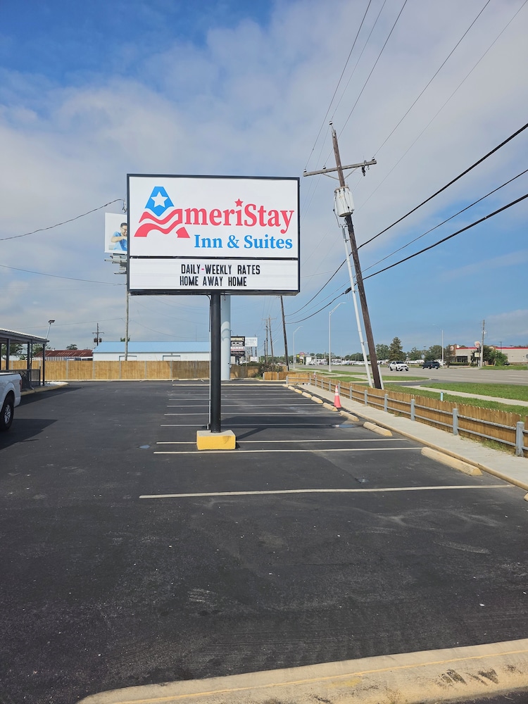 AmeriStay Inn &Suites - photo 20