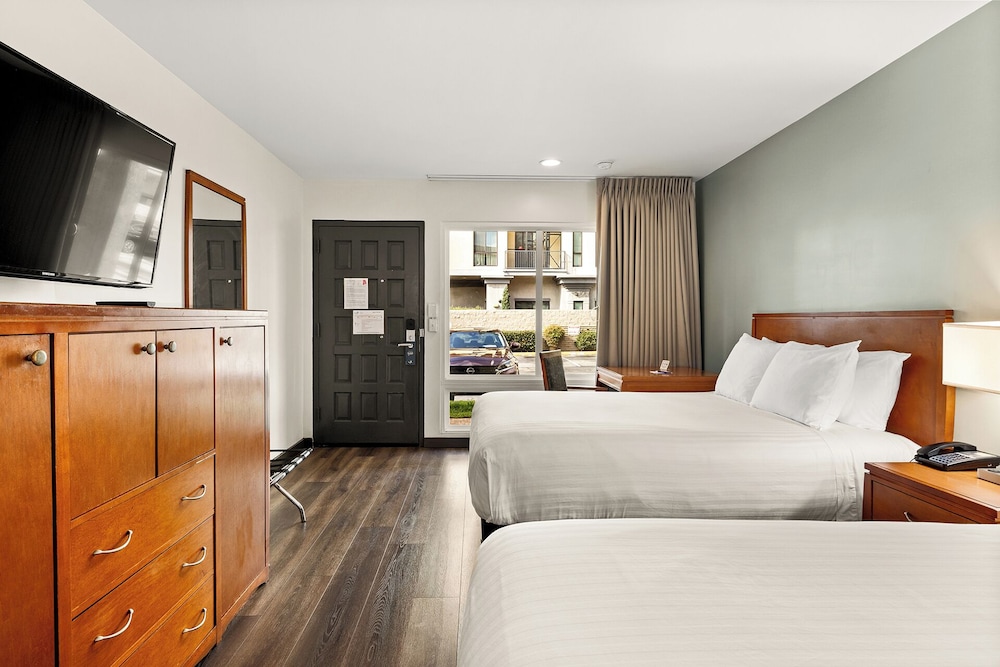 Vagabond Inn Glendale - photo 27