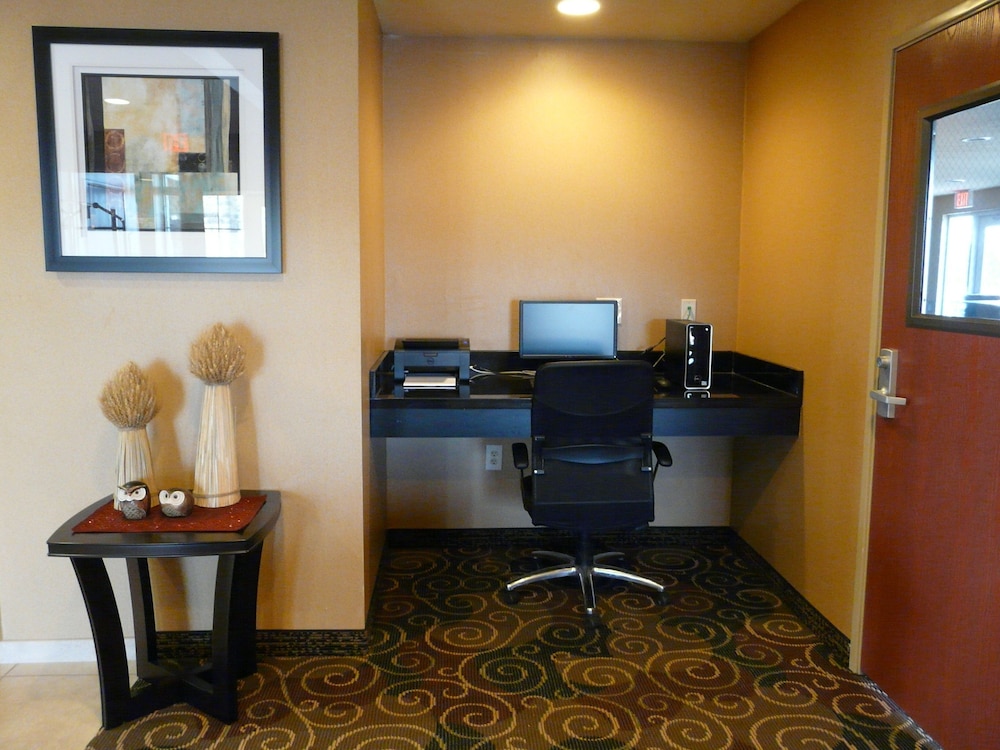 Cobblestone Inn & Suites Harper - photo 23