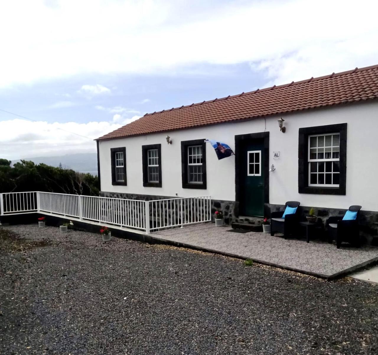 Dream By The Sea in Madalena, Portugal