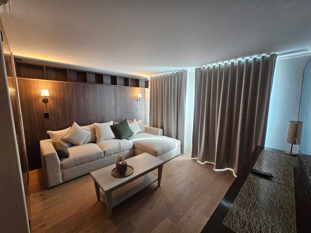 Residence L Heritage Hipólito Taine by BlueBay