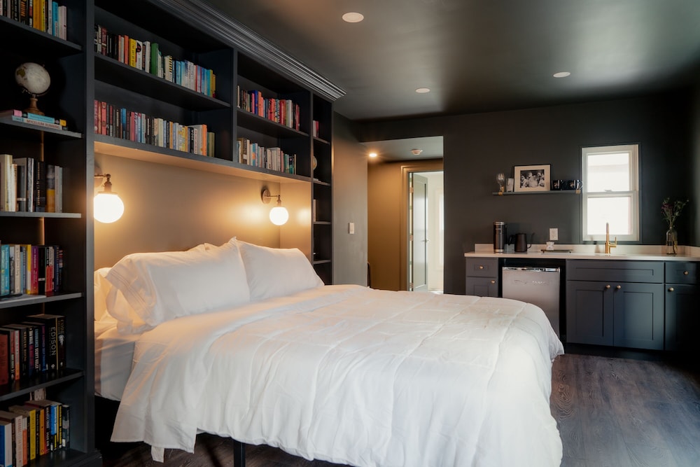 The Bookhouse Hotel - photo 15