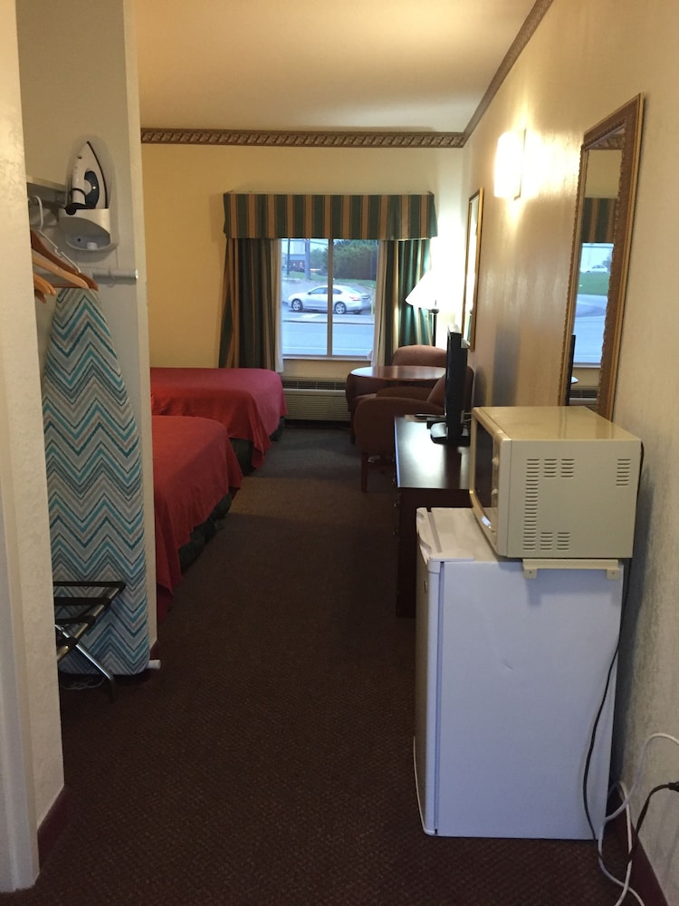 Red Carpet Inn Chambersburg - photo 10