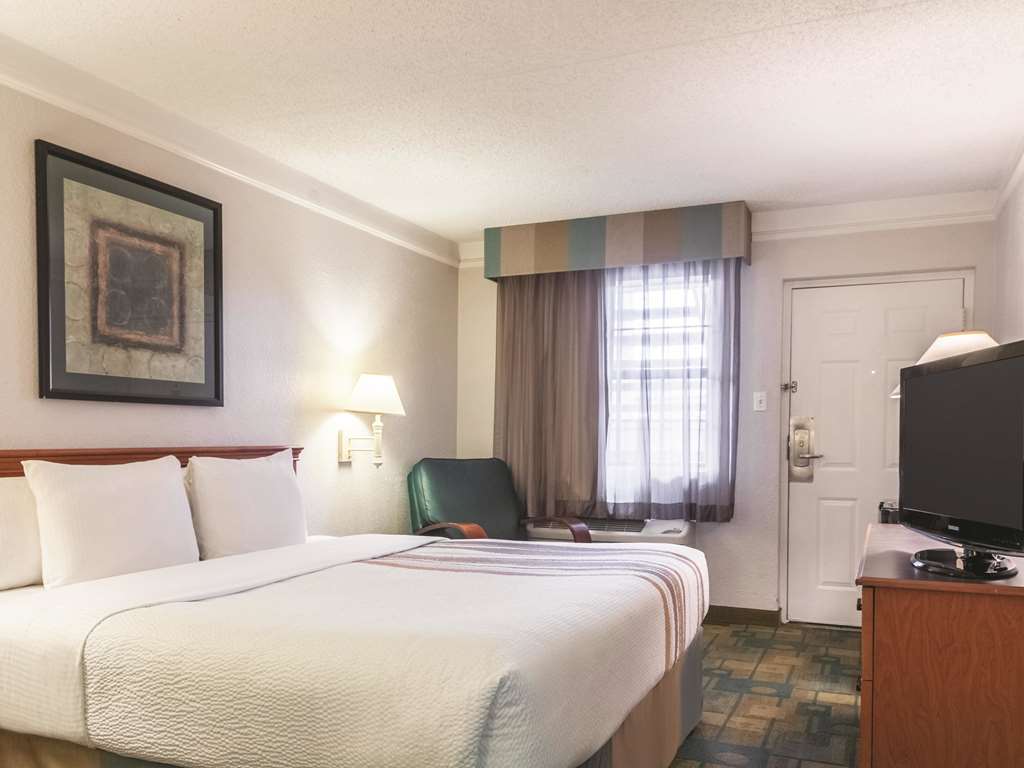 La Quinta Inn by Wyndham New Orleans West Bank Gretna - photo 11