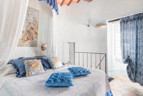 Borgo Sanguineto — 4-Star Luxury Hotel in Tuoro Sul Trasimeno, Italy