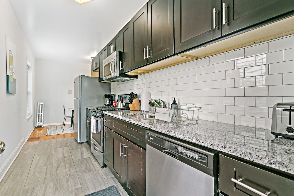 King Bed Full Kitchen Rogers Park 5mins Loyola - photo 5
