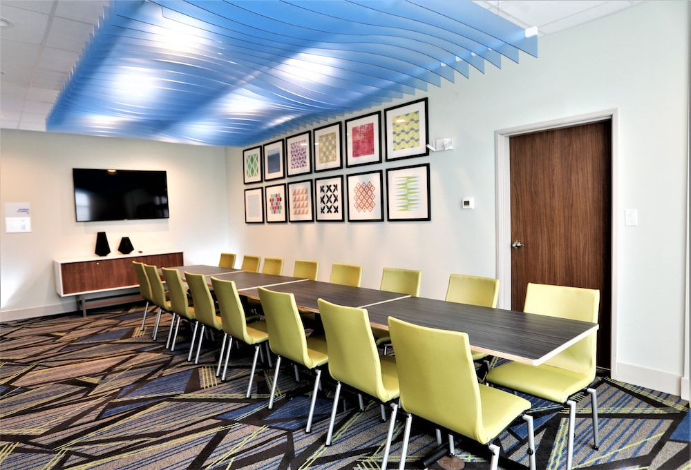 Holiday Inn Express & Suites Forney by IHG - photo 39