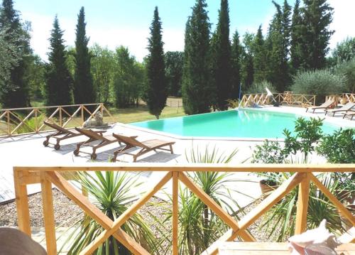 Luxurious private 100sqm studio with infinity pool - last minute hotel in Unknown City