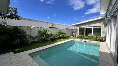 Marina View - last minute hotel in Pelican Waters