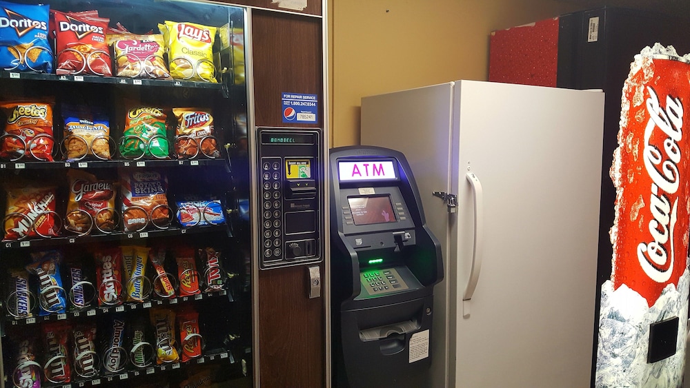 Super 8 by Wyndham Minot Airport - photo 25