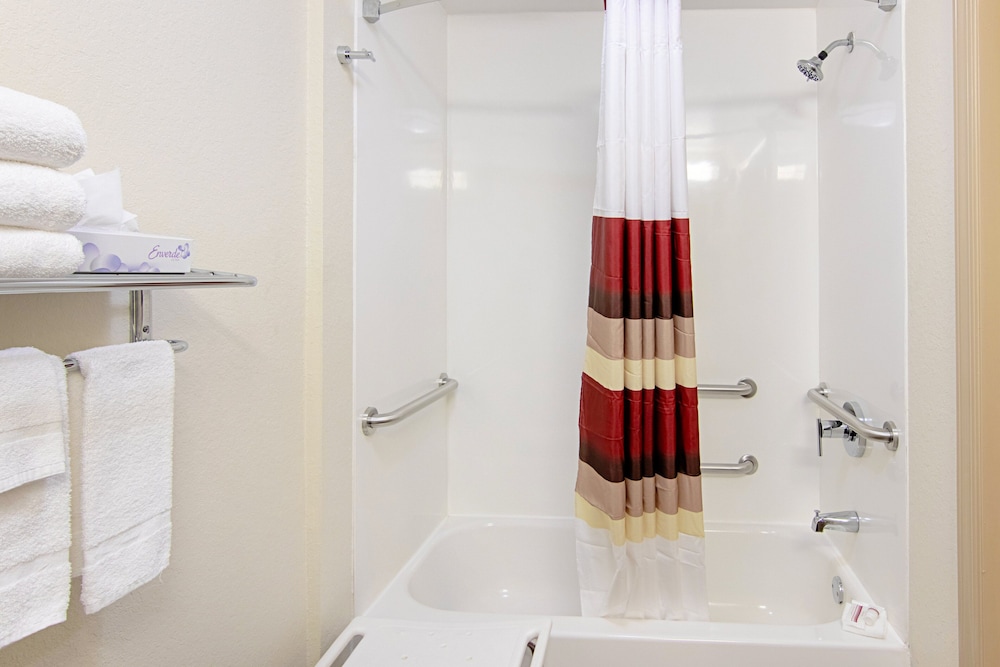 Red Roof Inn Locust Grove - photo 9