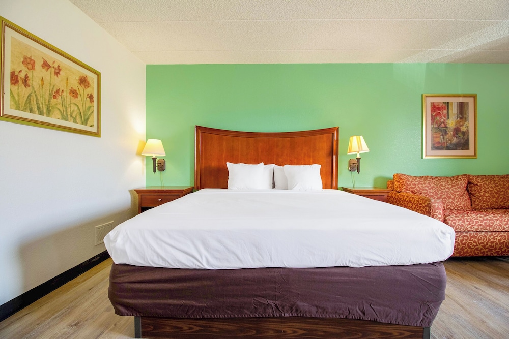 Tulsa Square Hotel Central I 44 By OYO - photo 40