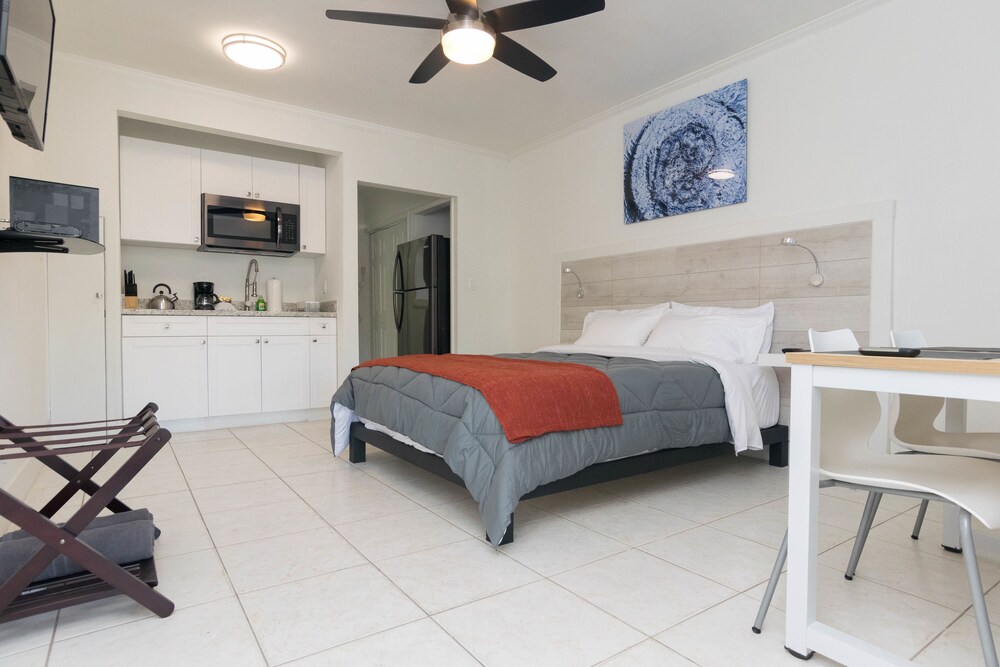 Costa Este Beach Vacation — Deerfield Beach