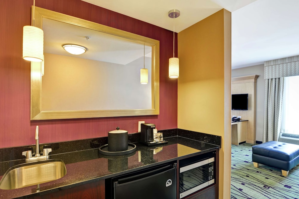 Hampton Inn & Suites Raleigh Crabtree Valley - photo 26