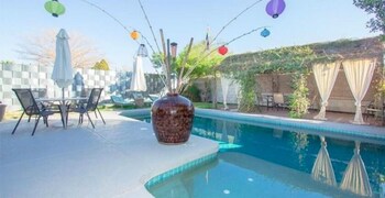 Zenyard Guest House