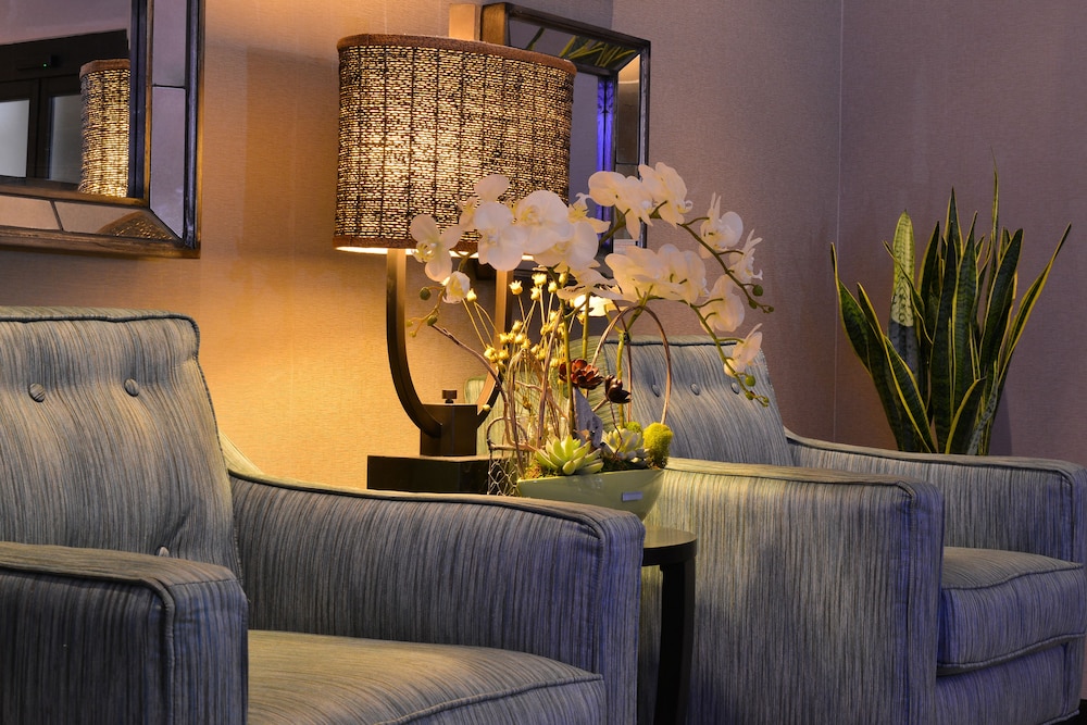 Holiday Inn Express Hotel & Suites Indio Coachella Valley an IHG Hotel - photo 2