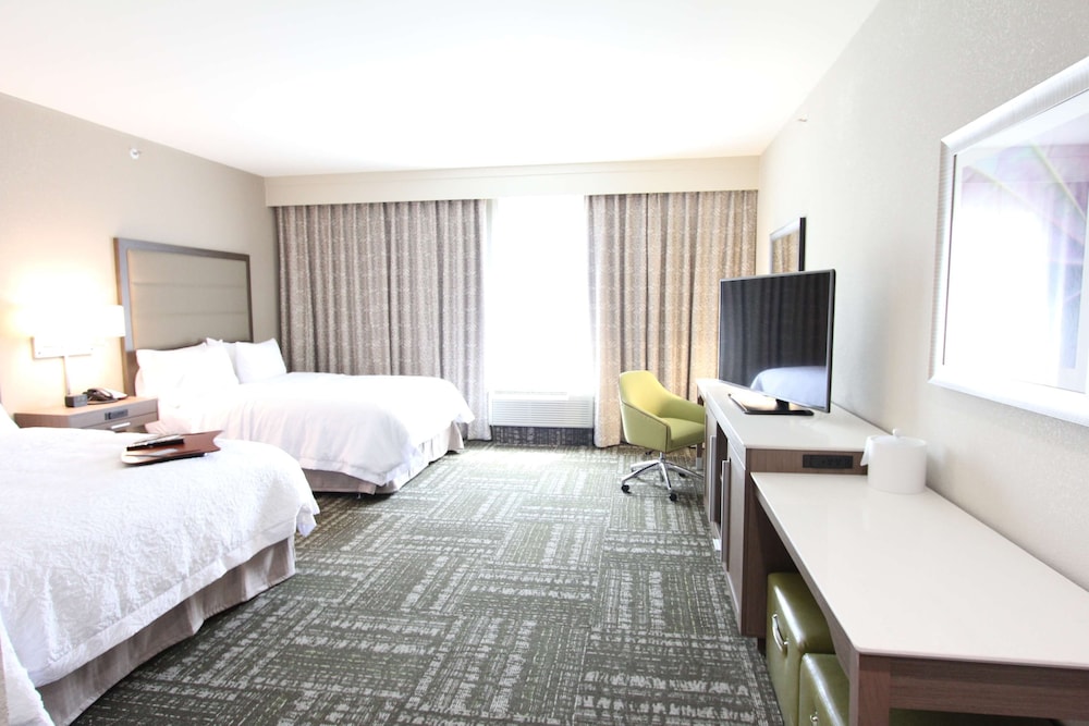 Hampton Inn & Suites Dallas Market Center - photo 12