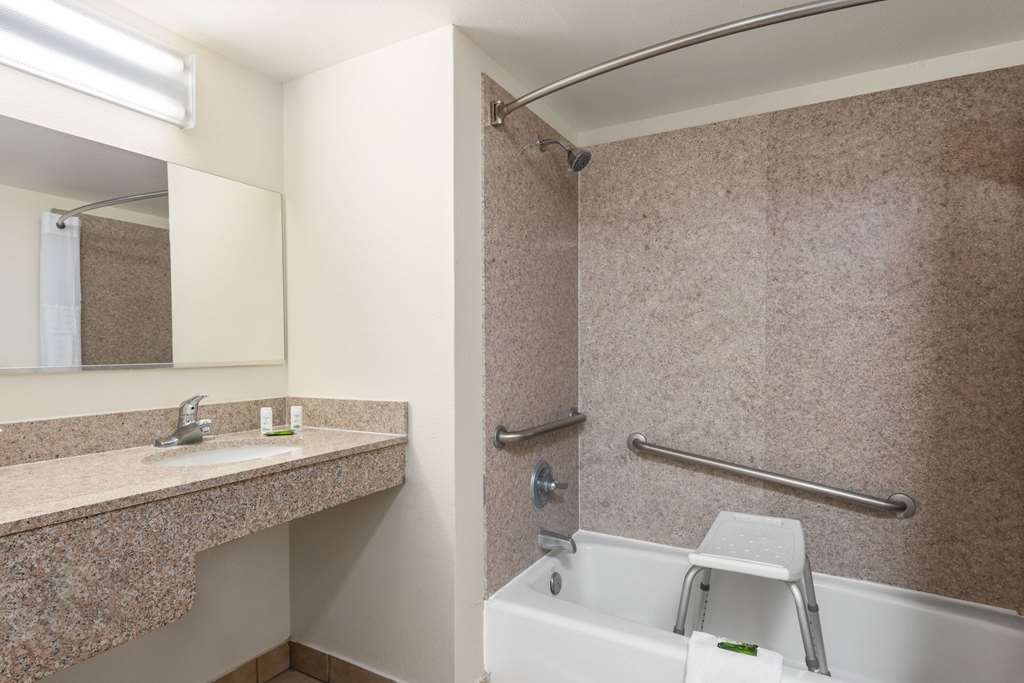 Ramada by Wyndham Kingman - photo 26