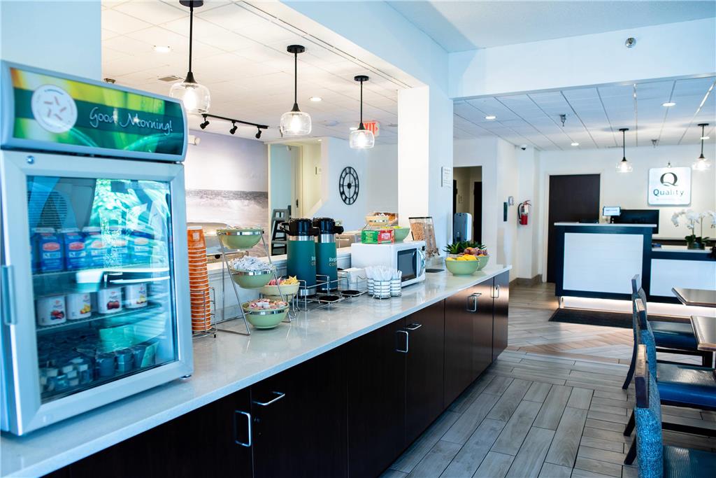 Quality Inn Palm Beach International Airport - photo 24